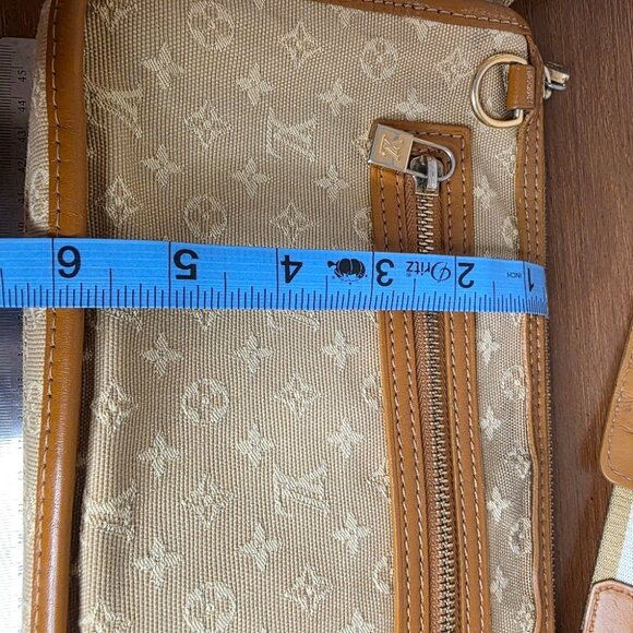 Louis Vuitton Kathleen Pochette 2004 Monogram Canvas & Leather Trim Shoulder Bag - Picture 16 of 16